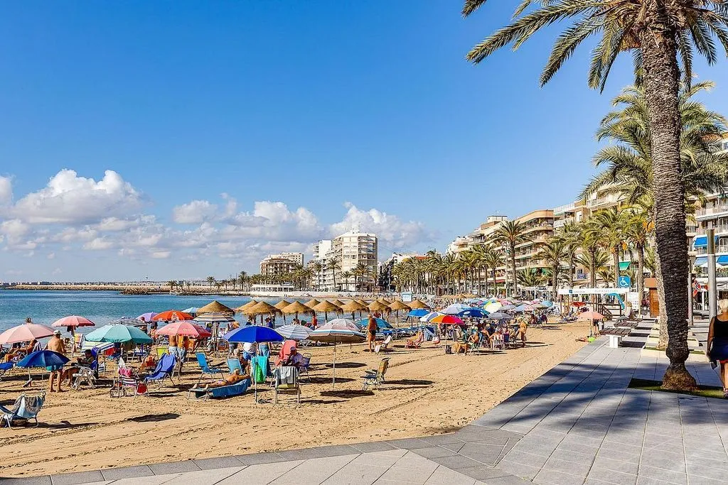 Apartment with Terrace in Playa del Cura