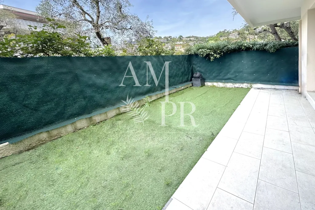 Terrass - Studio with Garden View in Le Cannet