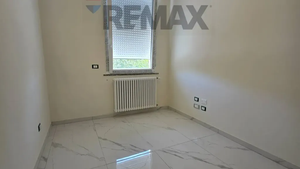 Pièces - Rustic Apartment with Balcony in Serravalle