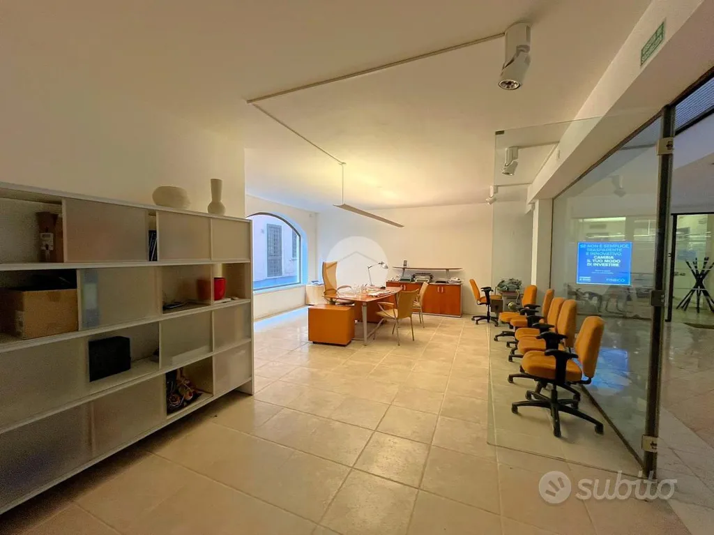 Bureau - Office with Parking in Desenzano del Garda