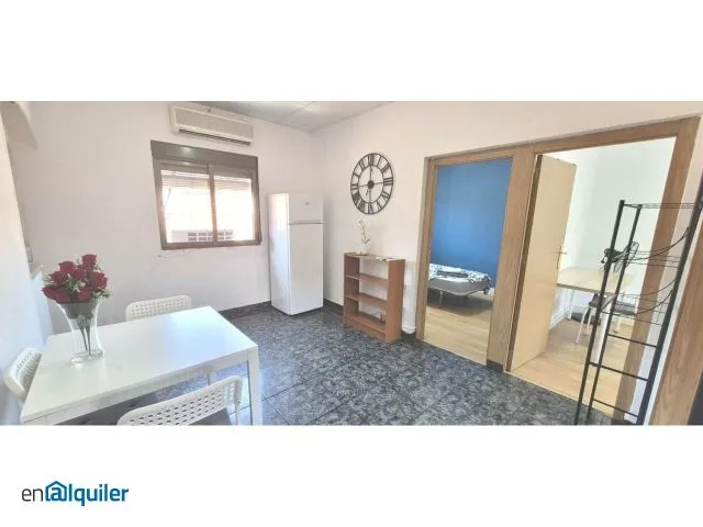 Söögituba - Student Flat with Balcony in Montcada
