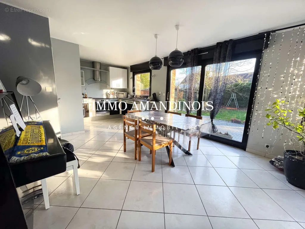 Salle à manger - Maison individuelle avec jardin et terrasse au calme