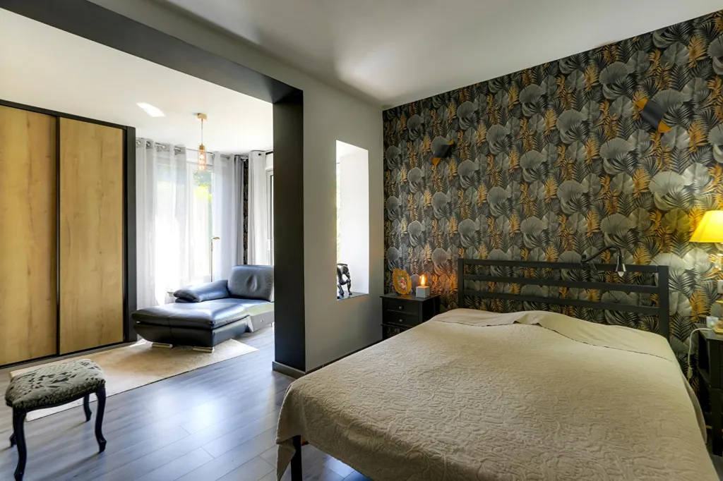 Bedrooms - Architectural Villa with Pool in Labatut