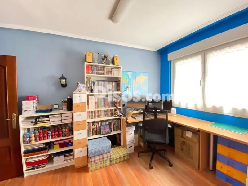 Bureau - Apartment with Balcony in Algorta Centre