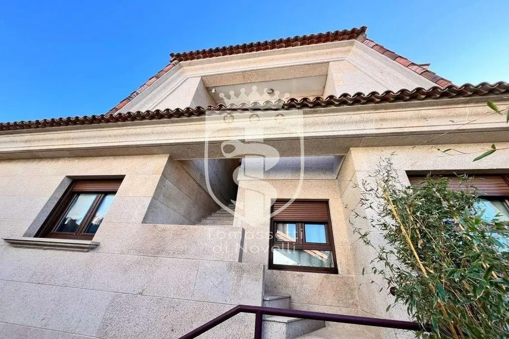 Välivaade - Detached House with Multiple Units in Torrelodones