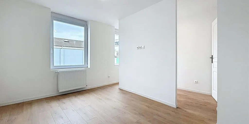 Pièces - Maison Rénovée avec Terrasse à Mouscron