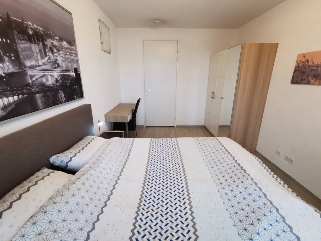 Bedrooms - Modern Apartment with Balcony in Rotterdam Centre