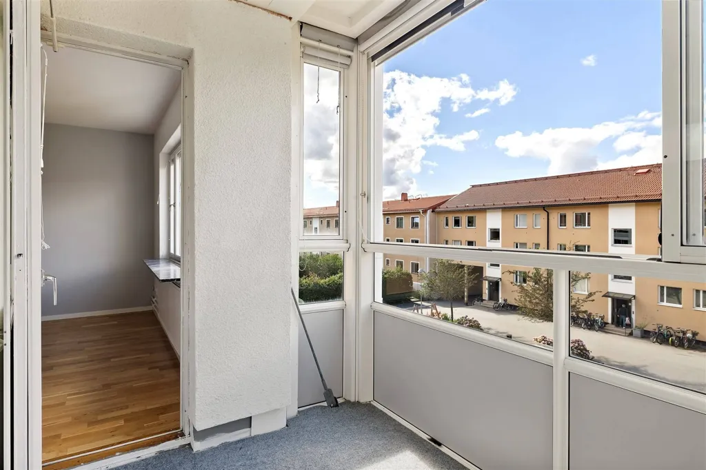 Balcon - Apartment with Balcony in Uppsala