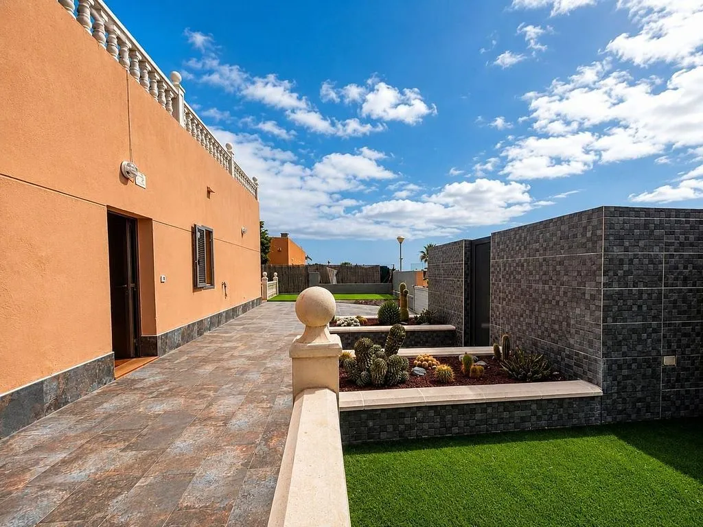 Jardin - Villa with Pool on Golf Course in Antigua