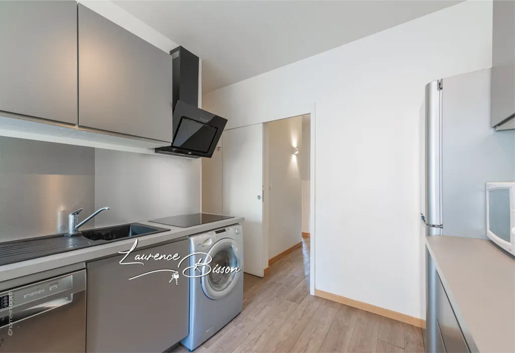Cucina - Traversing Flat with Garden in Saint-Mandé