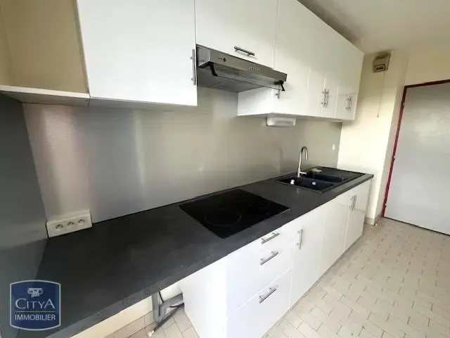 Cucina - 3-Bedroom Apartment with Balcony in Mérignac