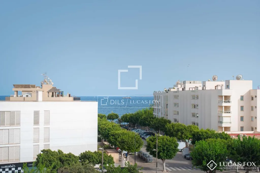 Rõdu - New Build Apartment with Pool in Ibiza