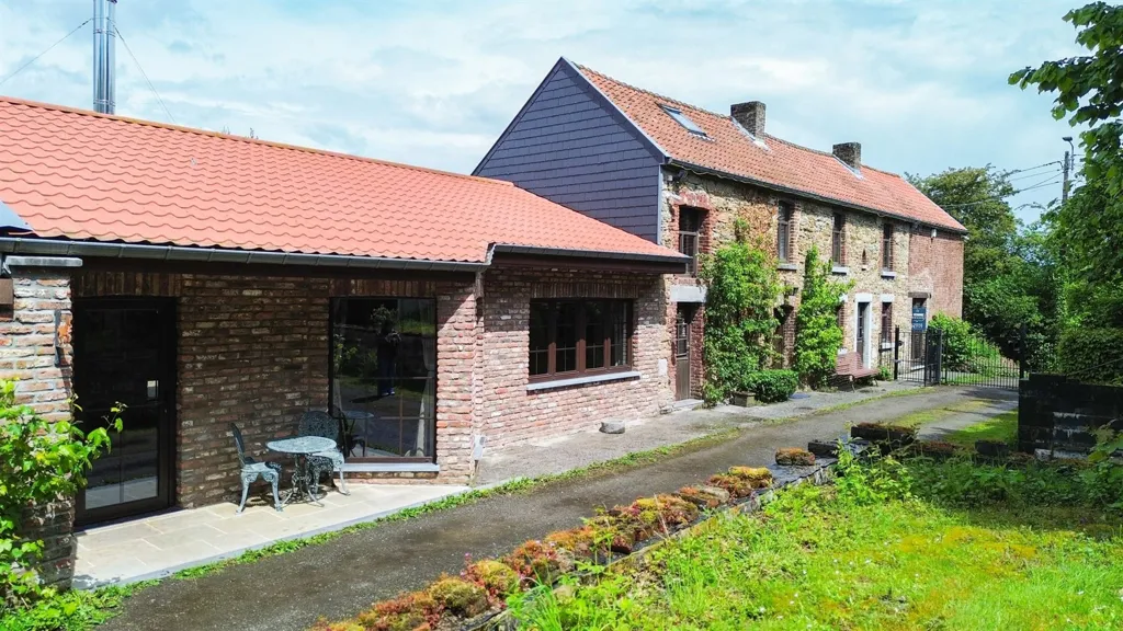 Välivaade - Traditional Farmhouse with Yourte in Wierde