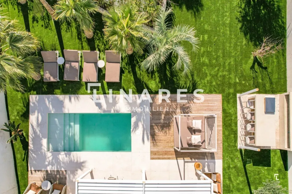 Vue aérienne - Villa d'Architecte avec Piscine au 9ème Arrondissement de Marseille