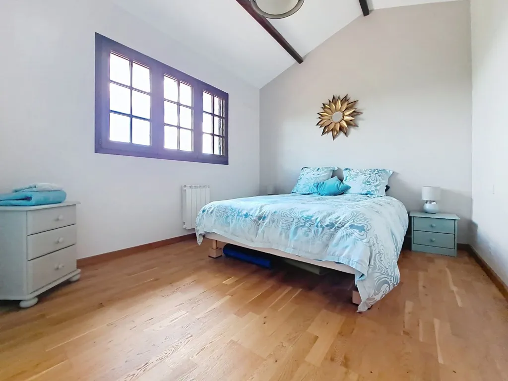 Magamistoad - Traditional House with Large Terrace in Calm Setting