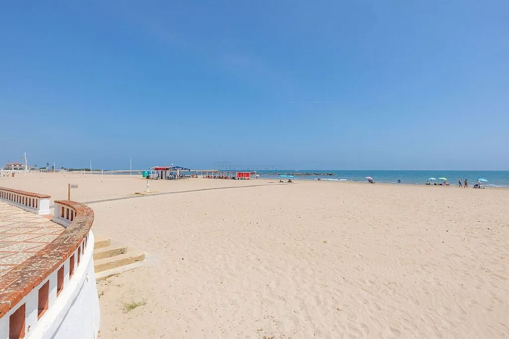 Ample Terrace Apartment in Oliva Playa
