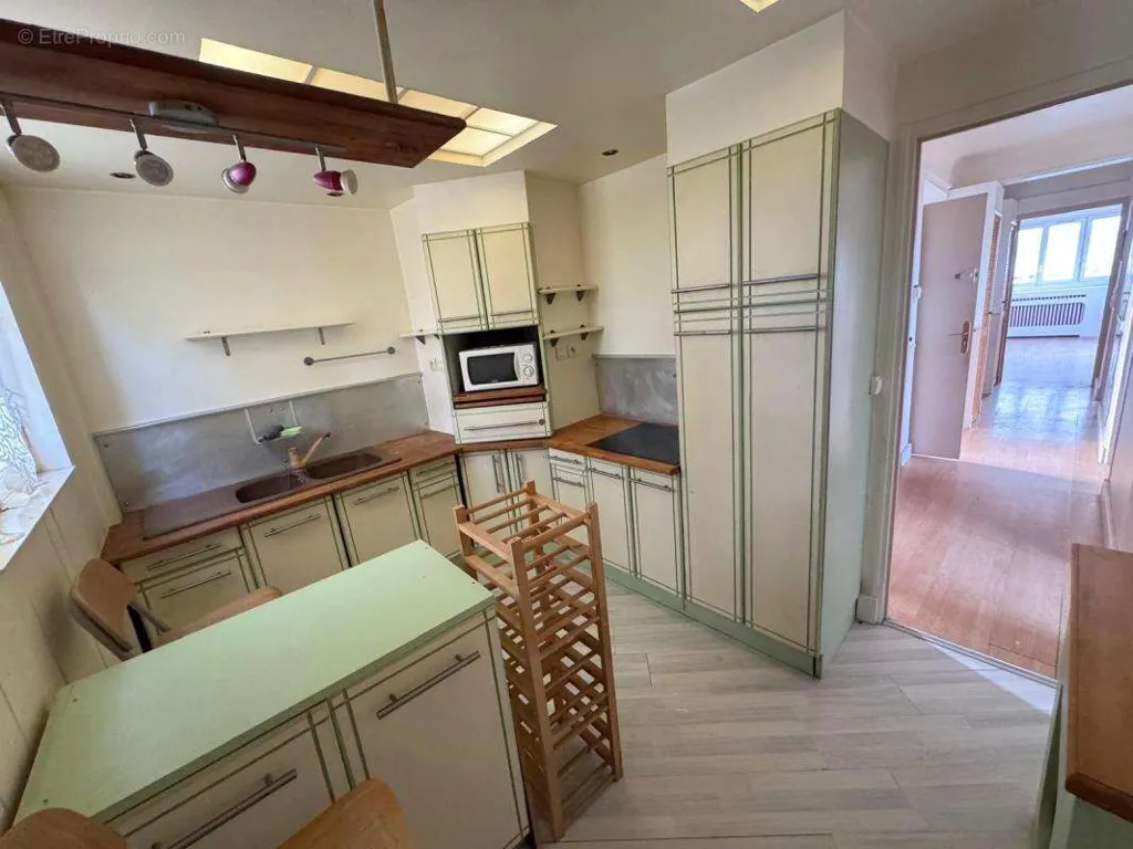 Cuisine - Immeuble avec Terrasse et Parking au Blanc-Mesnil