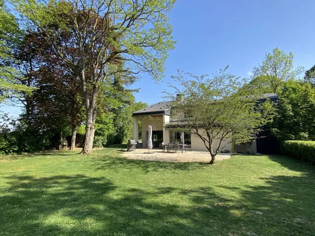 Aed - Architectural House with Garden in Normandy