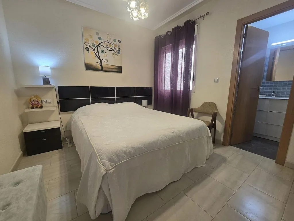 Chambres - Modern Flat with Balcony in Torrevieja Centre