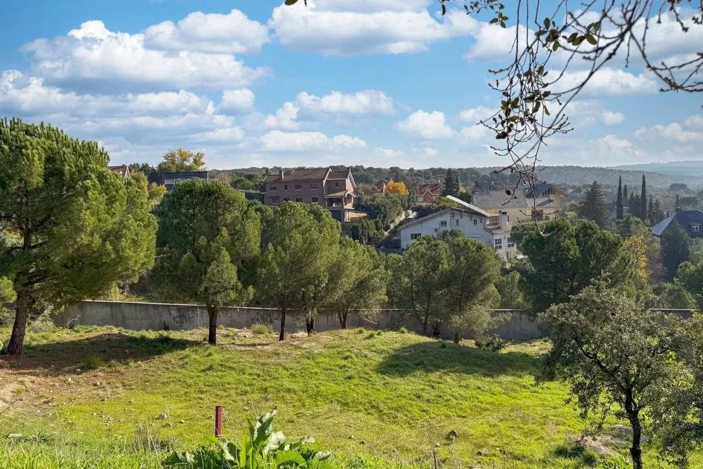 Jardin - Building Land with Views in Torrelodones