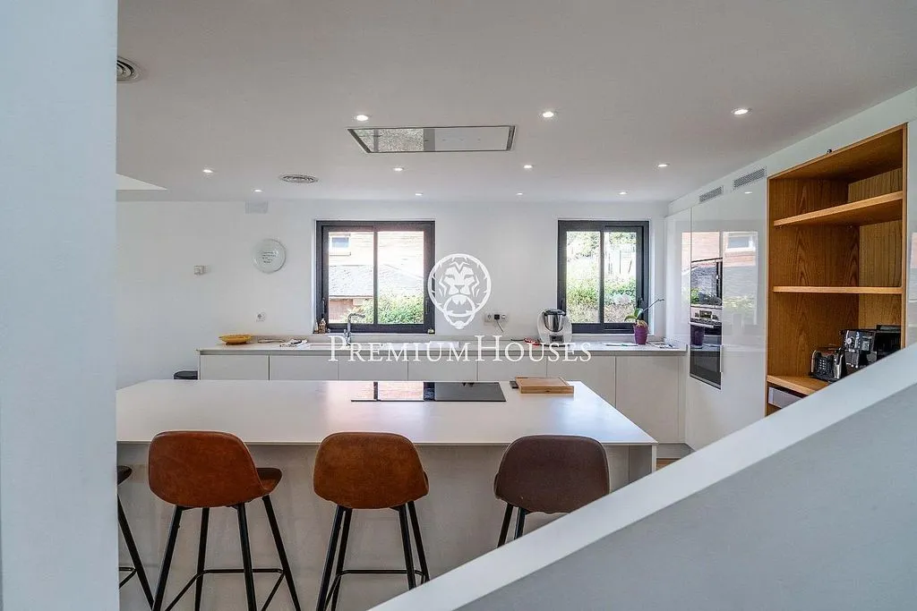 Cuisine - Contemporary House with Pool in Gavà