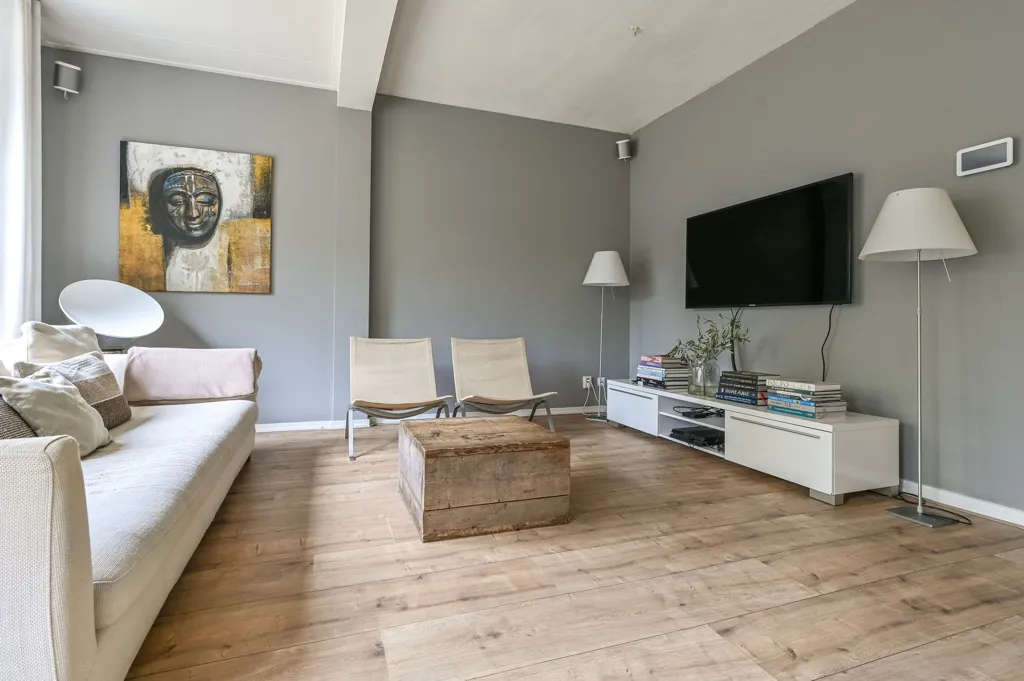 Séjour - Extended Corner House with Garden in Heemstede