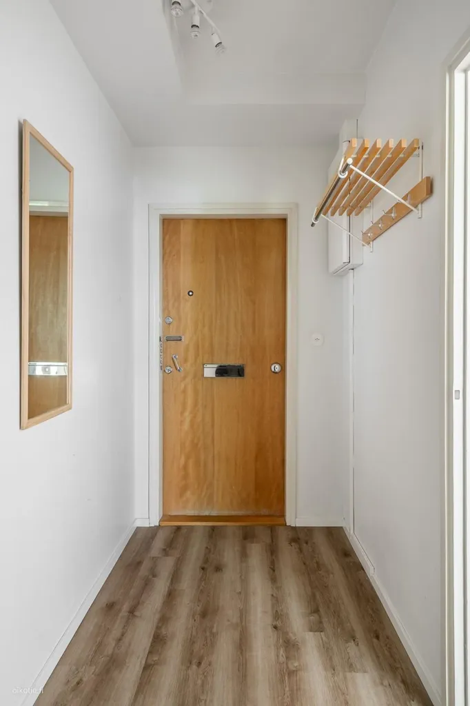 Hallway - Apartment with Balcony in Kupittaa, Turku