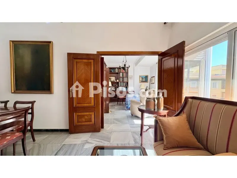Living Room - Spacious Apartment with Balcony in Calle Asunción