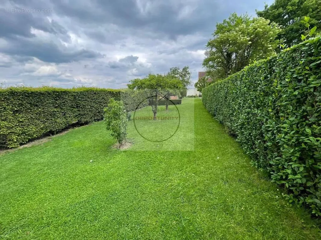 Aed - Villa with Pool in Rebais
