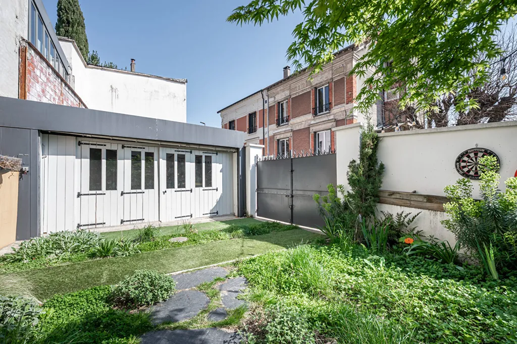 Aed - 19th-Century Villa with Paris View in Suresnes