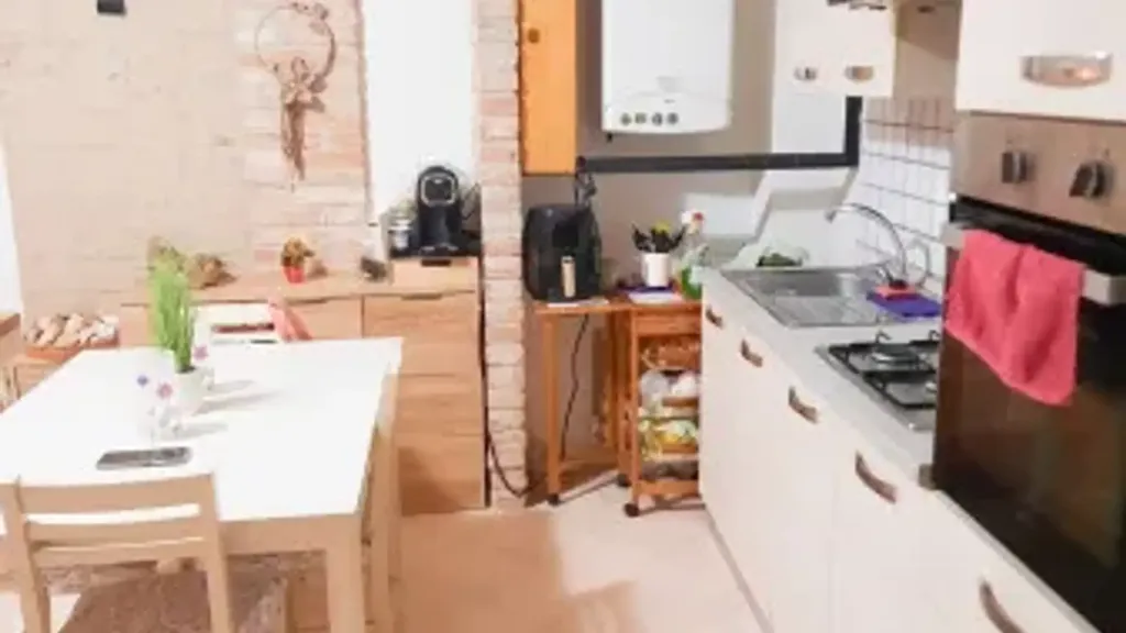 Köök - Rustic-Style Flat with Central Location in Adria