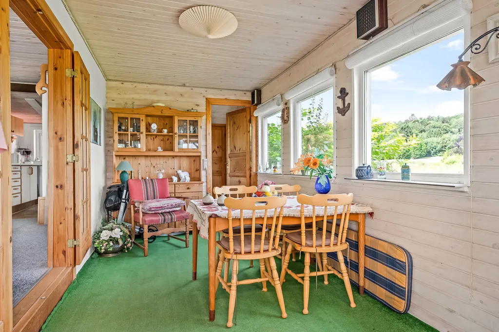 Comedor - Vacation Home with Waterfront View in Sellerup Strand