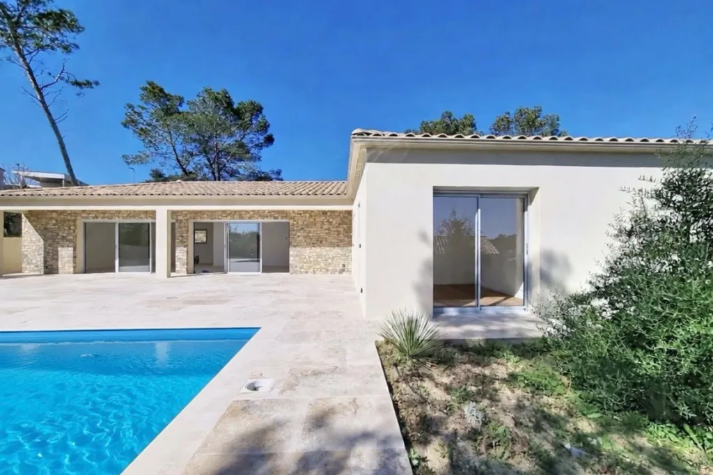 Piscine - Villa Contemporaine avec Piscine à Nîmes