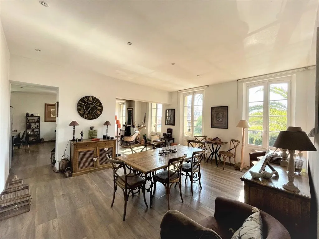 Salle à manger - Appartement Luxueux avec Terrasse à Cannes