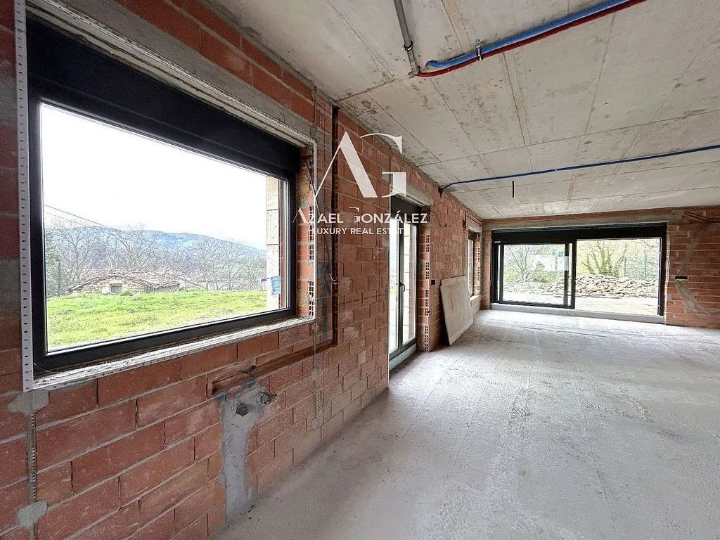 Toad - House with Valley Views in Villacarriedo