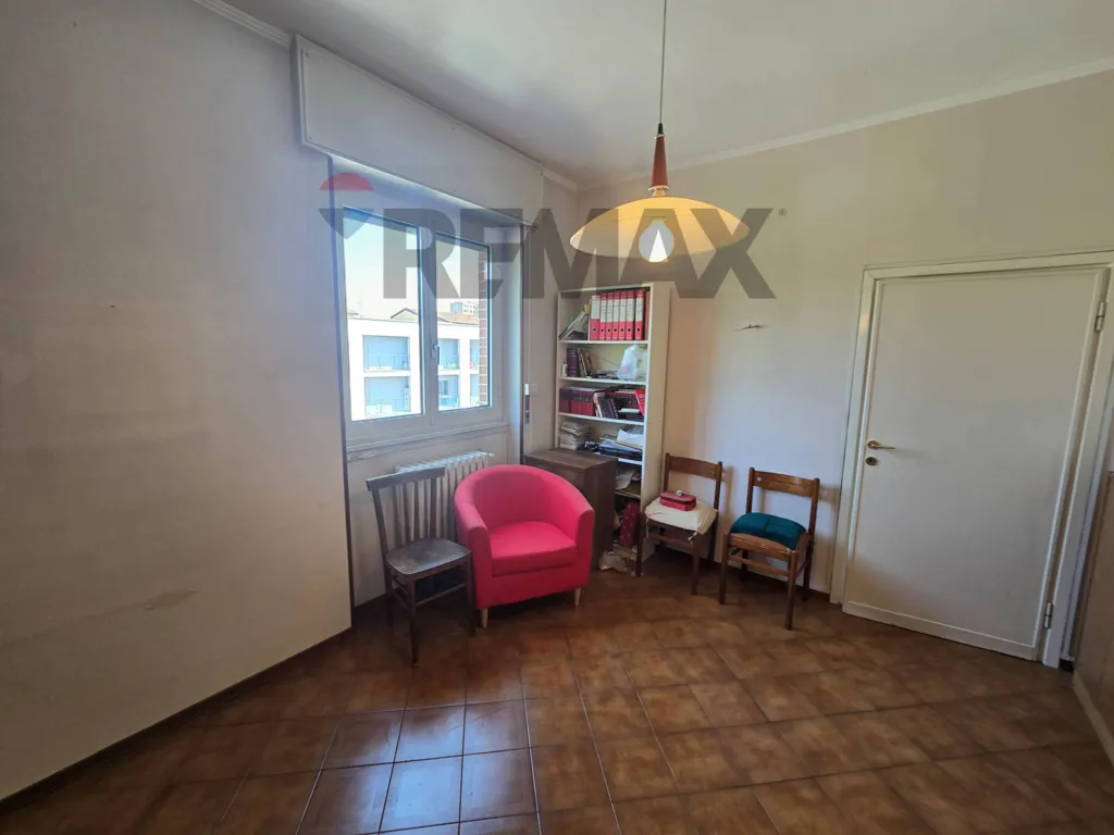 Elutuba - Spacious Triplex with Balcony in Milan