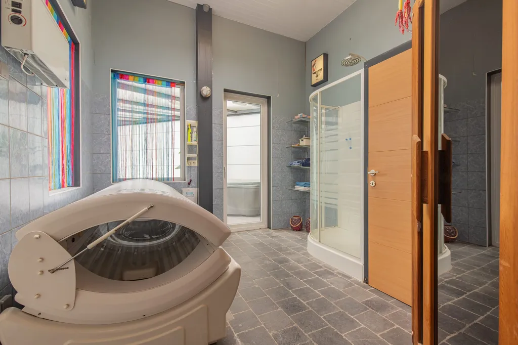Vannitoad - Renovated Mansion with Pool in Merchtem Centre