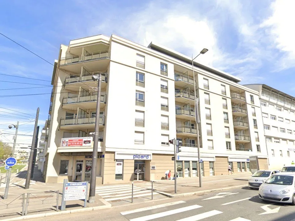 Extérieur - Appartement Meublé avec Loggia à Bron