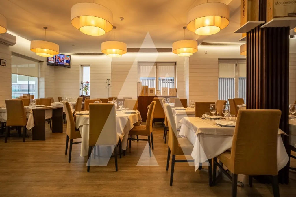 Söögituba - Established Restaurant with Sea View in Costa Nova