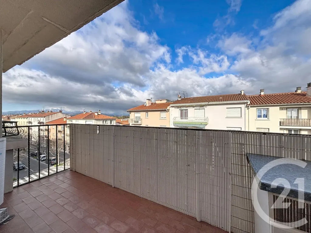 Balcony - 4-Bed Apartment with Balcony in Perpignan Centre