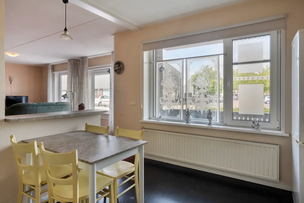 Söögituba - Ground Floor Flat with Garage in Hulst