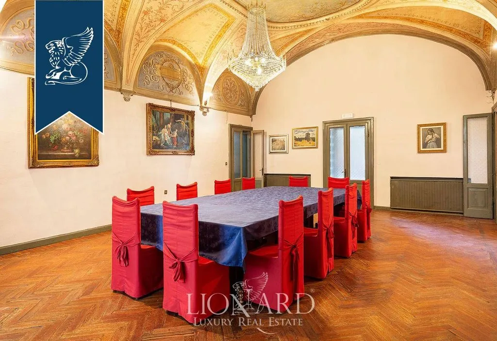 Sala da pranzo - 15th-Century Palace with Tower in Lombardy