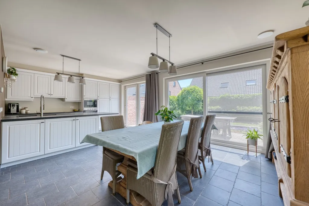 Söögituba - Semi-Open House with Garden near Centre