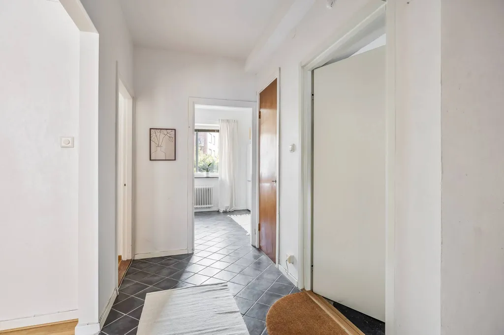 Entrée - 1960s Flat with City Proximity in Malmö