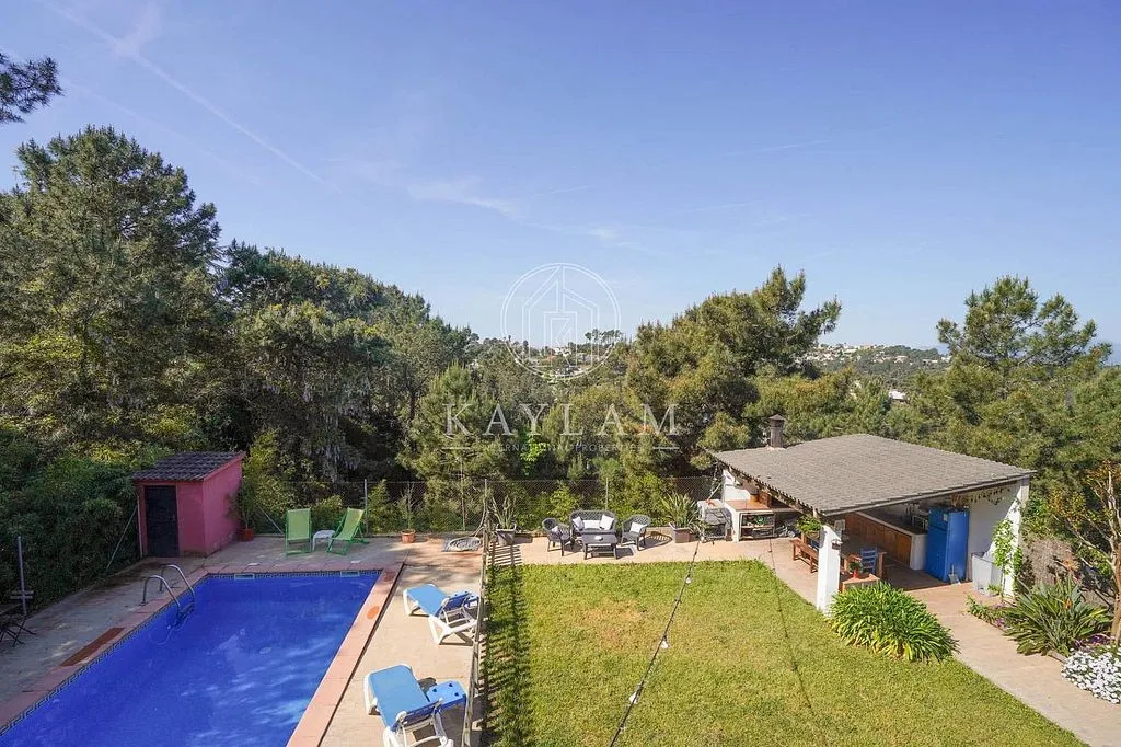 Bassein - Rustic Chalet with Pool in Lloret de Mar