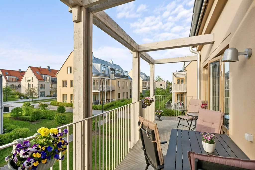 Balcon - Modern Flat with Slottspark View in Djursholm