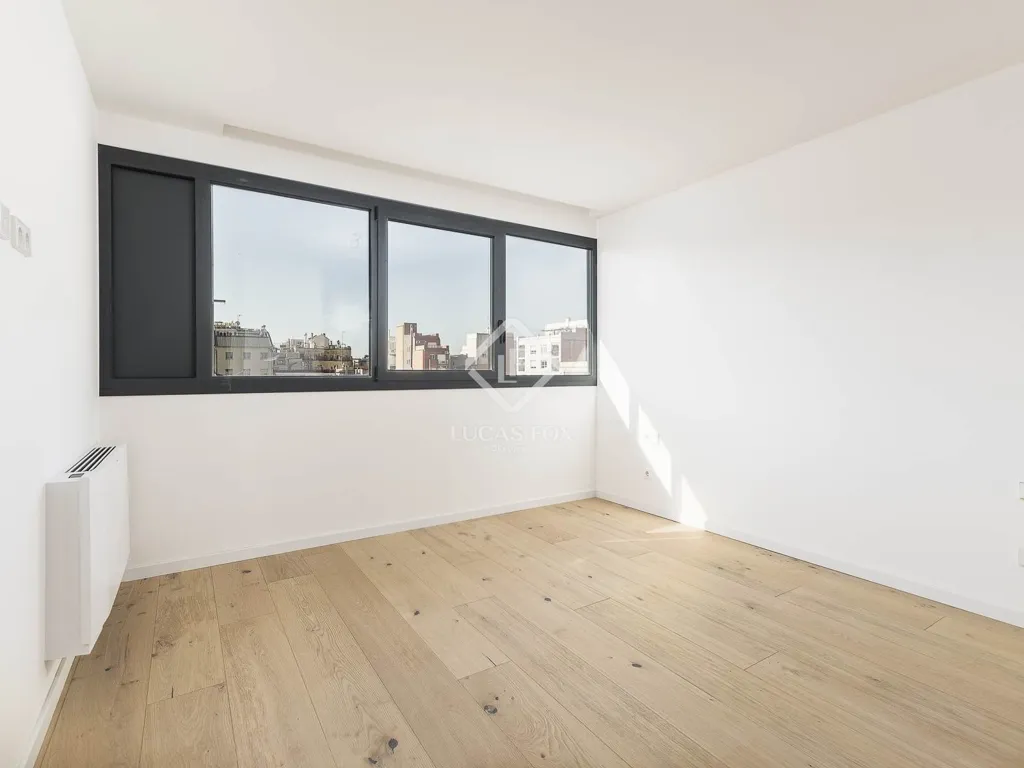 Pièces - Renovated Apartment with Terrace in Eixample Right