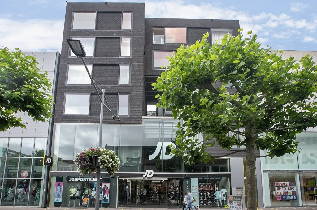 Exterior - Stylish 3-Bedroom Apartment in Hoofddorp