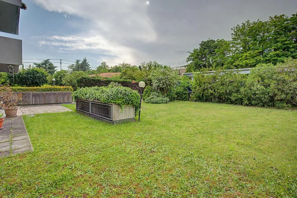 Jardin - Two-Level Apartment with Garden in Verona