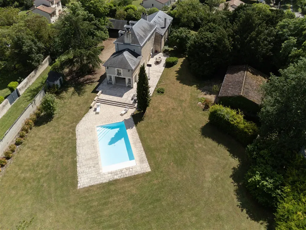 Vue aérienne - Maison de Maître avec Piscine à Avanton